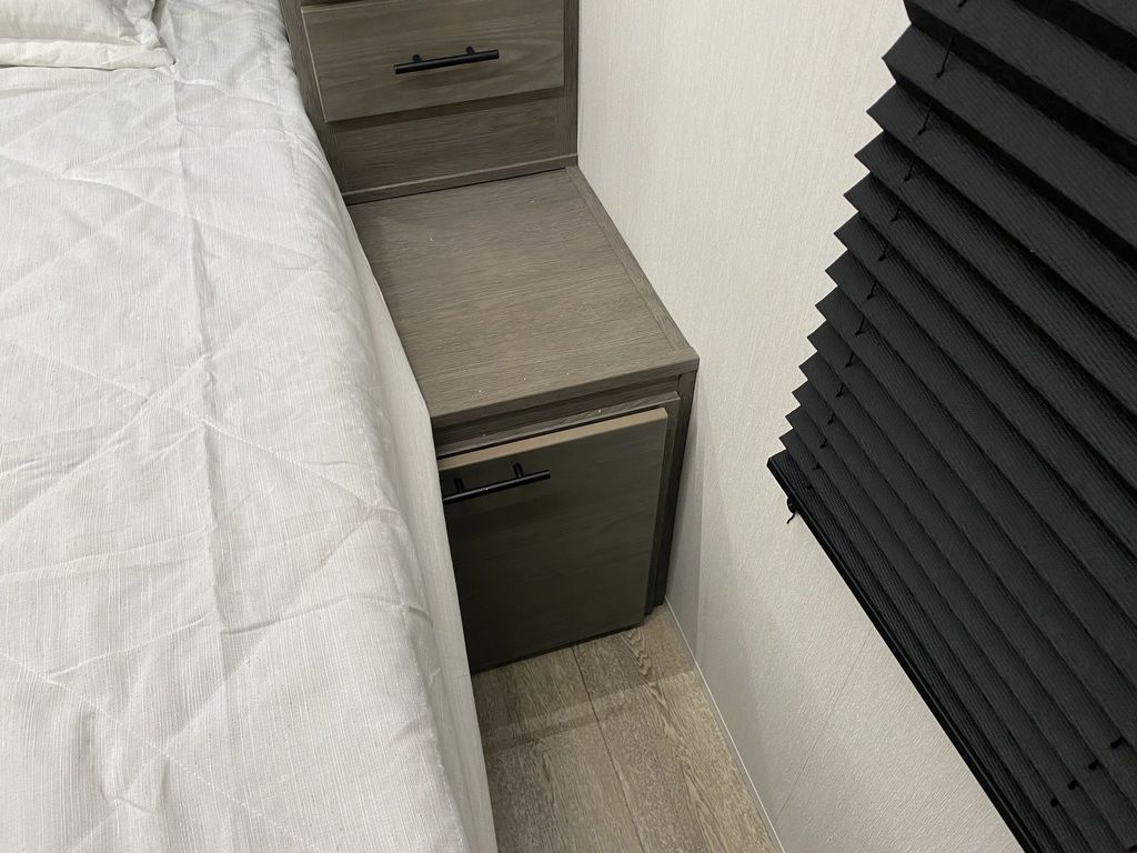 Alpha Wolf - 26DBH, 8.6m, bunks, 6+ berth