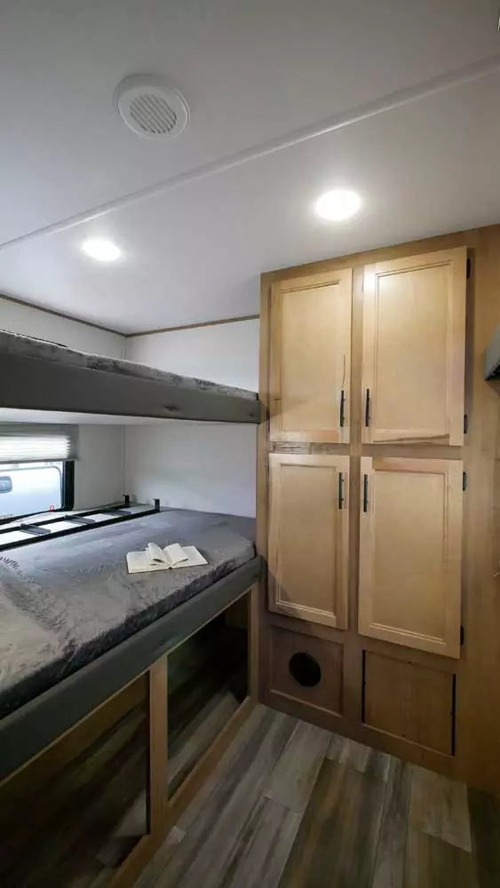 Alpha Wolf - 30RDB 10.2m 2 private bedrooms 6+ berth.