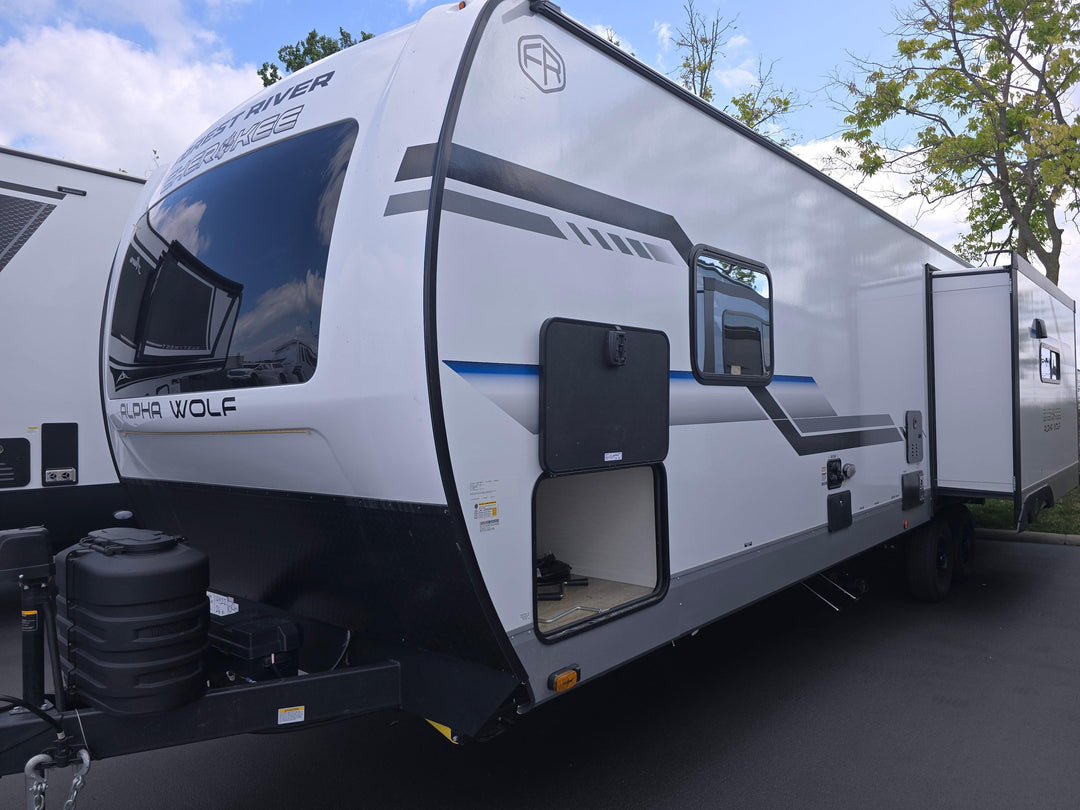 Alpha Wolf - 26RL 9.3m rear lounge 4 berth - Select Caravans Limited