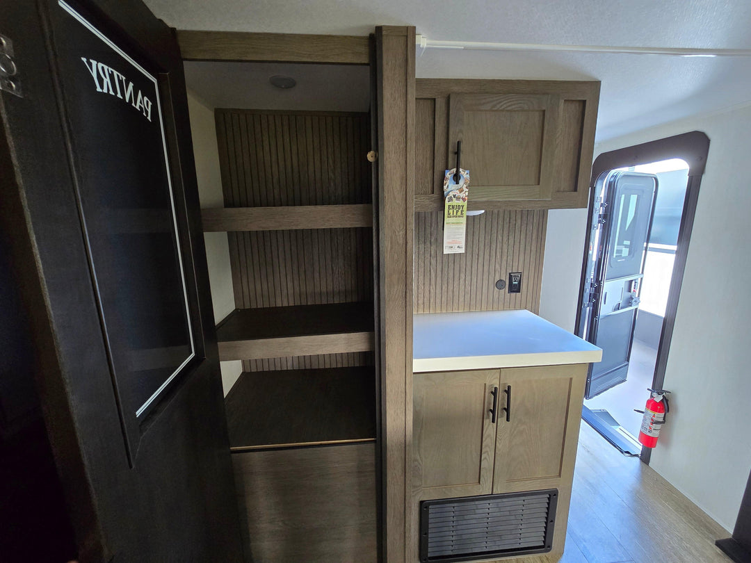 Alpha Wolf - 26RL 9.3m rear lounge 4 berth - Select Caravans Limited