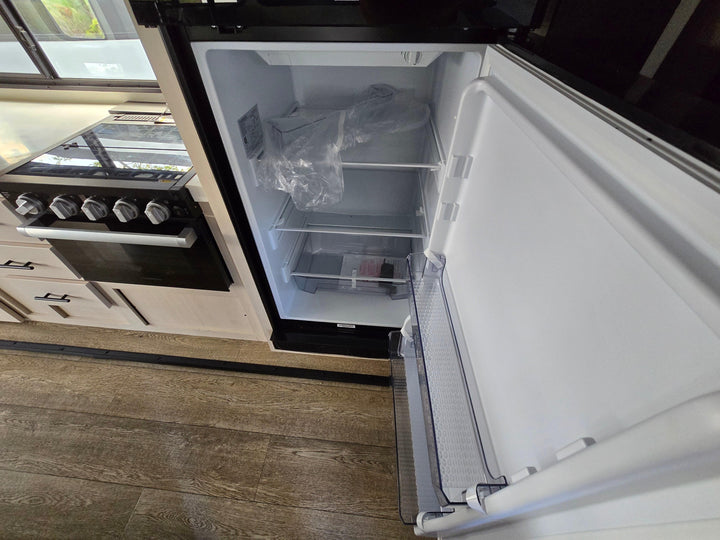 Alpha Wolf - 26RL 9.3m rear lounge 4 berth - Select Caravans Limited