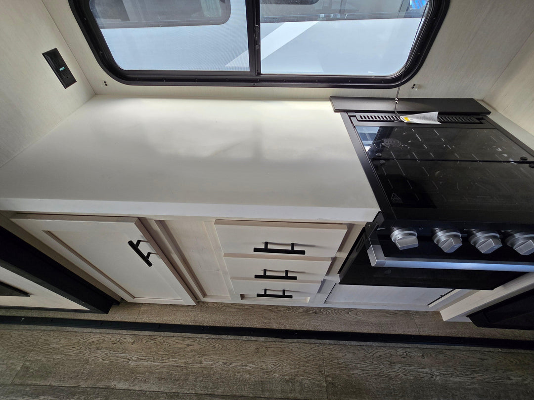 Alpha Wolf - 26RL 9.3m rear lounge 4 berth - Select Caravans Limited