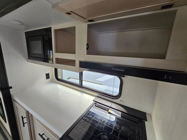 Alpha Wolf - 26RL 9.3m rear lounge 4 berth - Select Caravans Limited