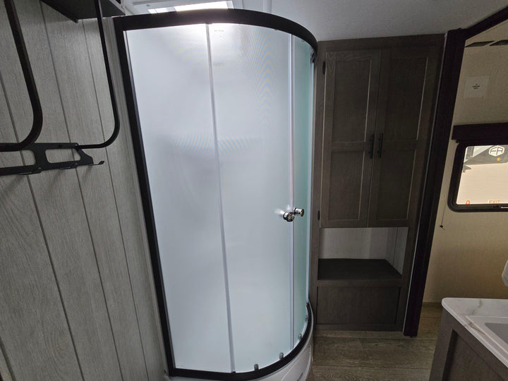 Alpha Wolf - 26RL 9.3m rear lounge 4 berth - Select Caravans Limited