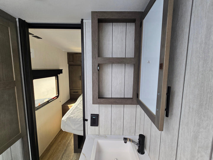 Alpha Wolf - 26RL 9.3m rear lounge 4 berth - Select Caravans Limited