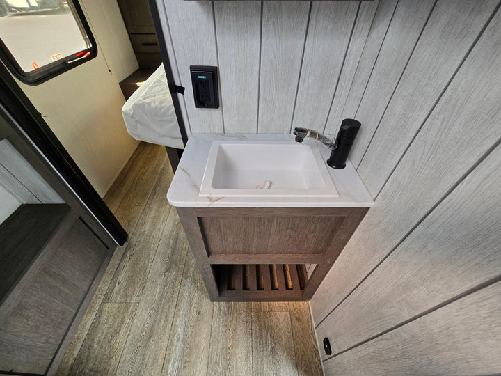 Alpha Wolf - 26RL 9.3m rear lounge 4 berth - Select Caravans Limited