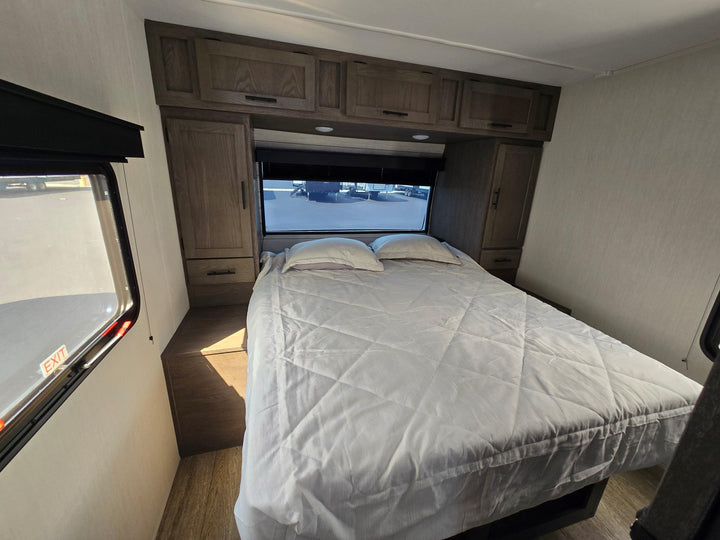 Alpha Wolf - 26RL 9.3m rear lounge 4 berth - Select Caravans Limited