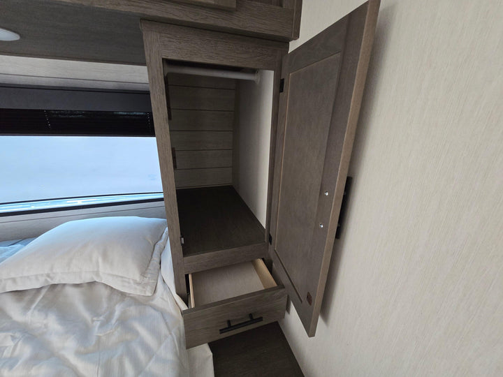 Alpha Wolf - 26RL 9.3m rear lounge 4 berth - Select Caravans Limited