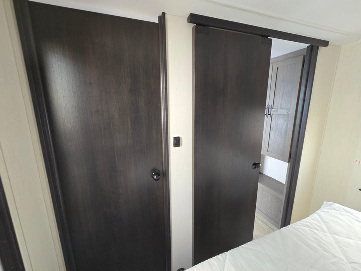 Alpha Wolf - 26RL 9.3m rear lounge 4 berth - Select Caravans Limited