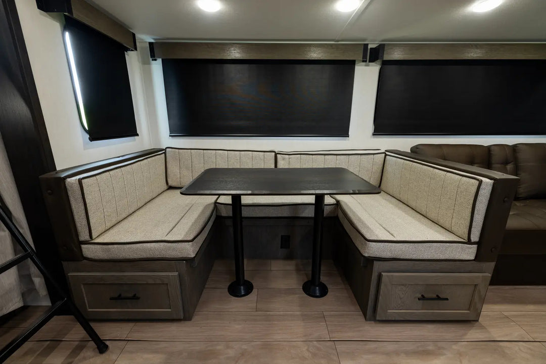 Alpha Wolf - 26DBH, 8.6m, bunks, 6+ berth