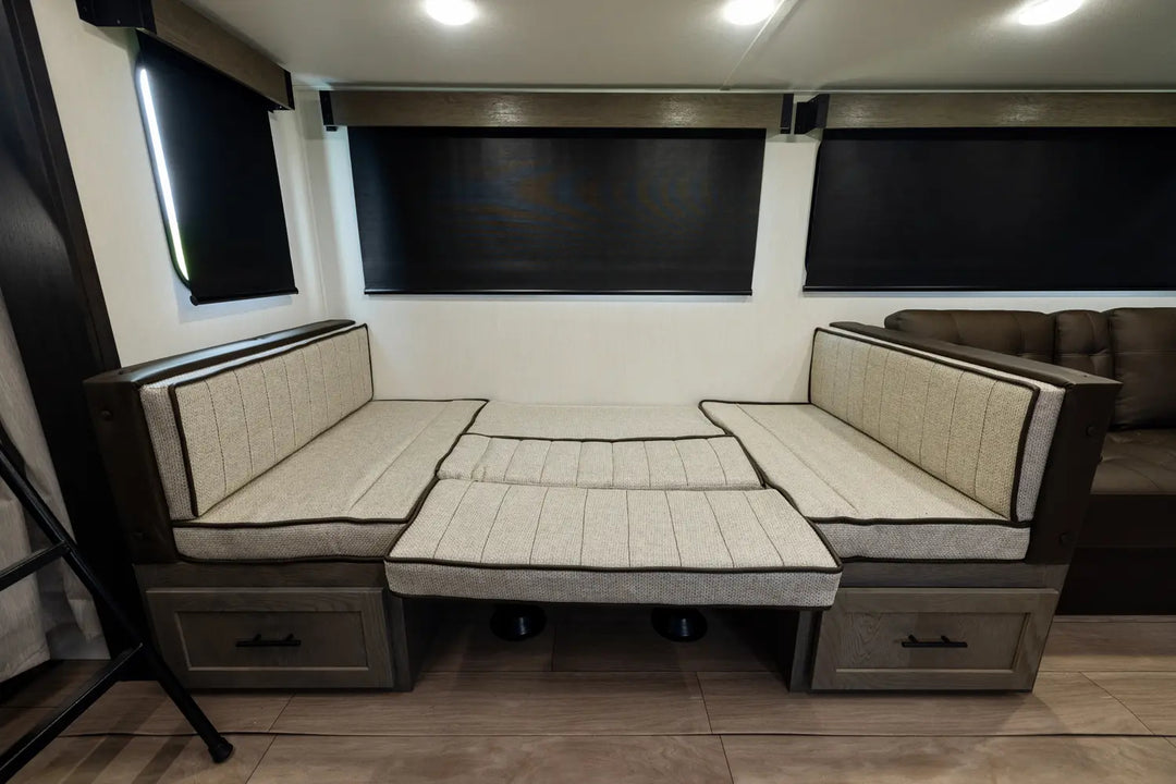 Alpha Wolf - 26DBH, 8.6m, bunks, 6+ berth