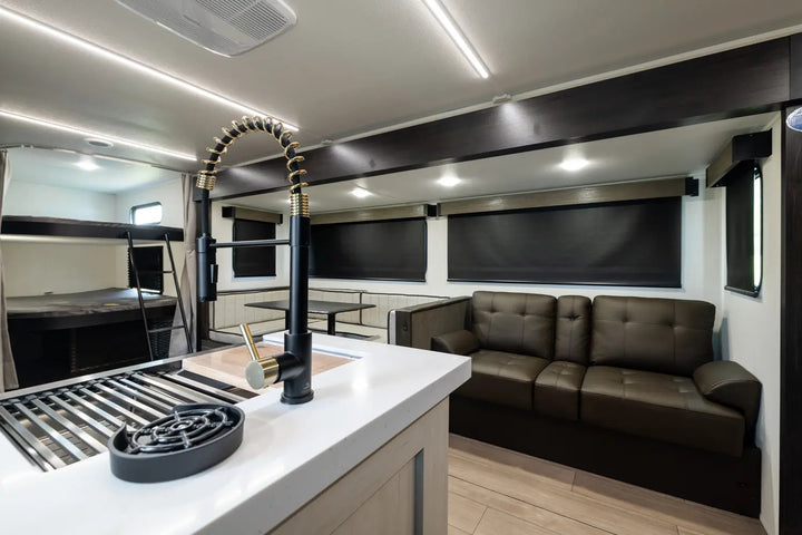 Alpha Wolf - 26DBH, 8.6m, bunks, 6+ berth