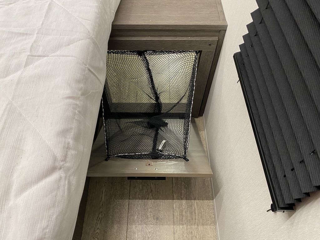 Alpha Wolf - 26DBH, 8.6m, bunks, 6+ berth