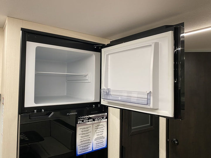 Alpha Wolf - 26DBH, 8.6m, bunks, 6+ berth