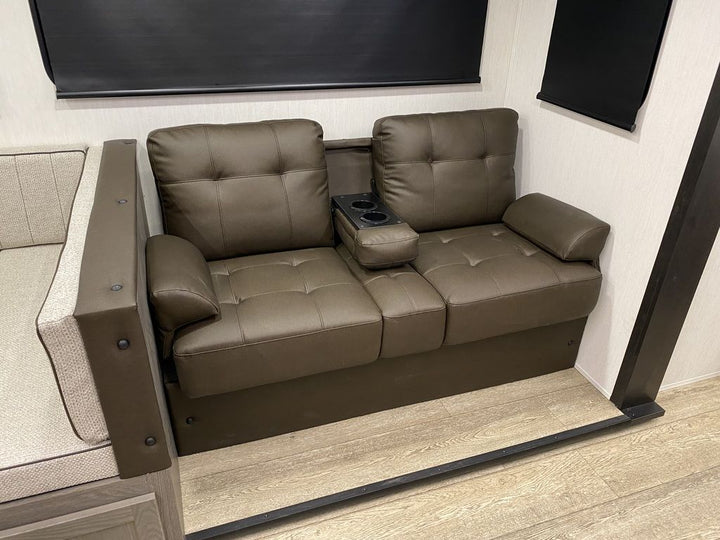 Alpha Wolf - 26DBH, 8.6m, bunks, 6+ berth