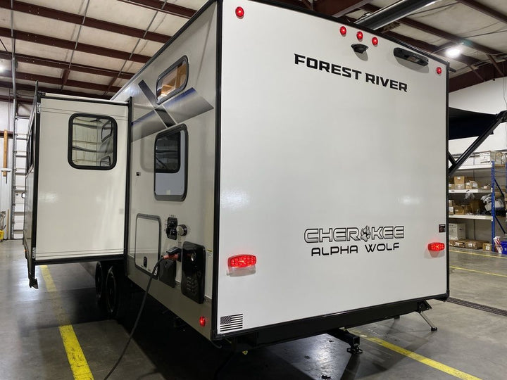 Alpha Wolf - 26DBH, 8.6m, bunks, 6+ berth