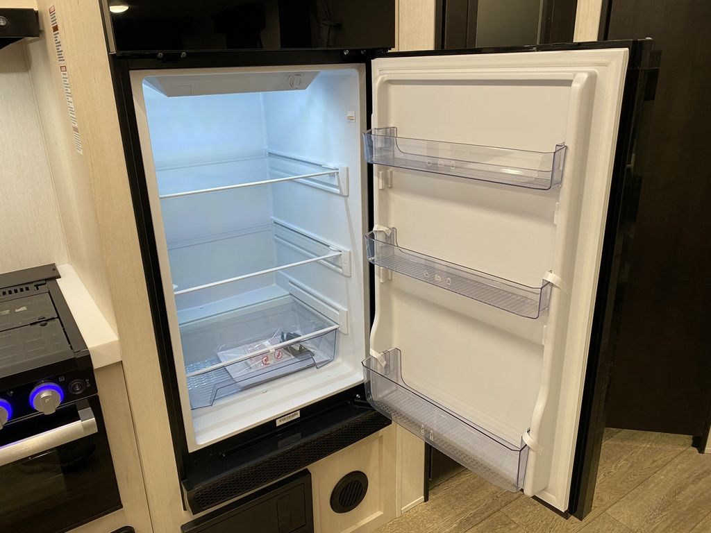 Alpha Wolf - 26DBH, 8.6m, bunks, 6+ berth