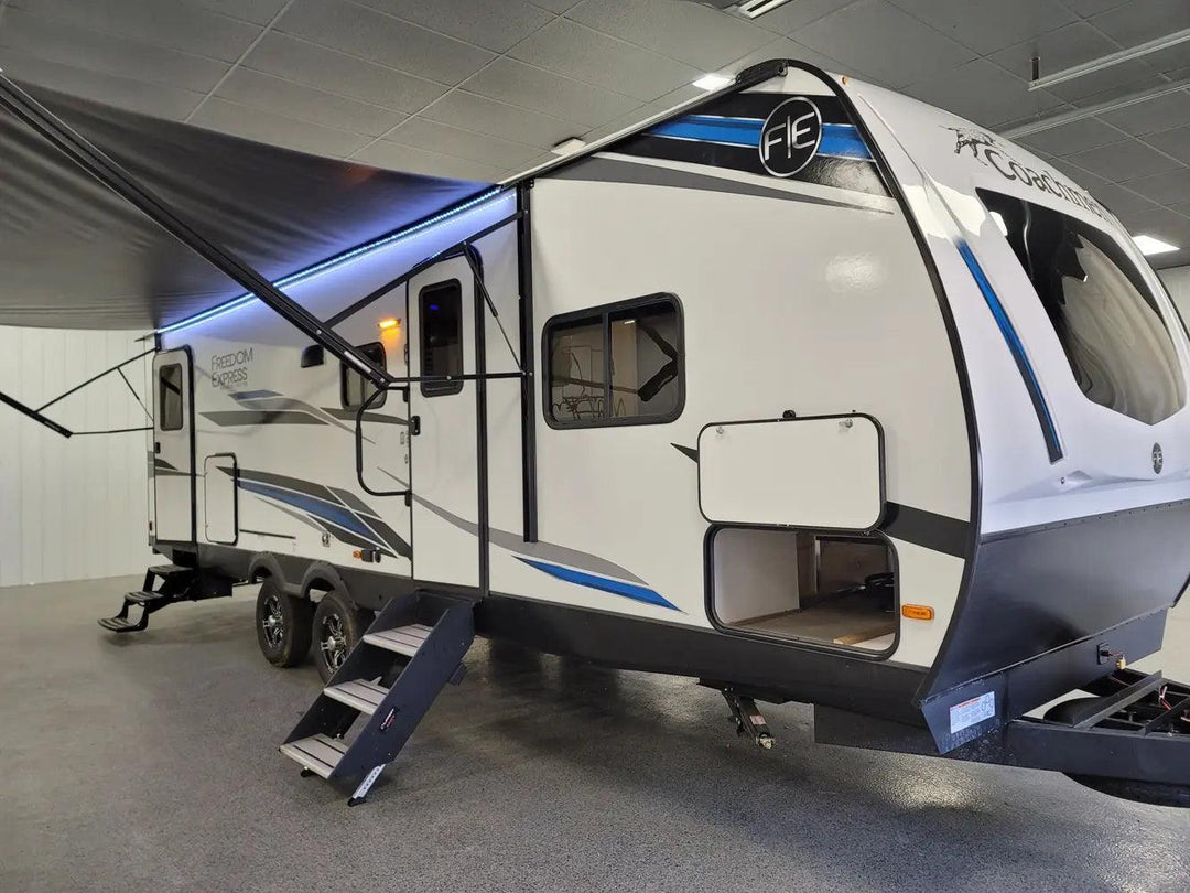 Freedom Express - 288BHDS, 5+ berth - Select Caravans Limited