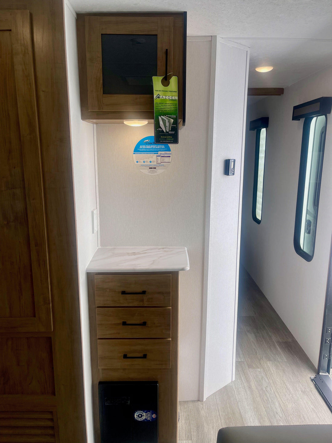 Freedom Express - 274RKS 8.5m 3+ berths - Select Caravans Limited
