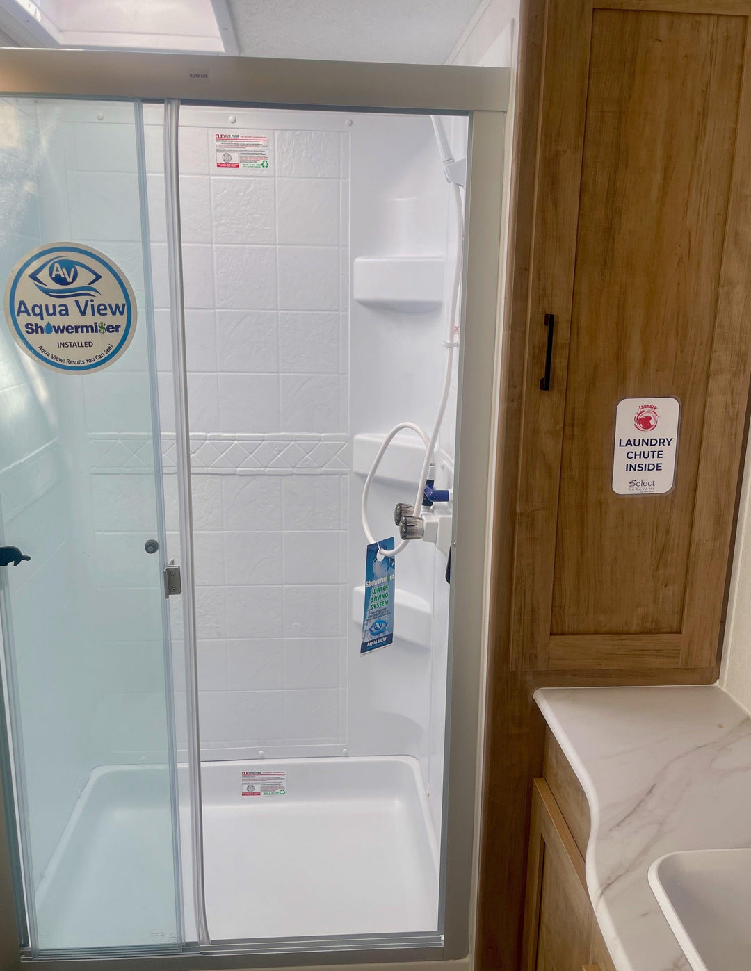 Freedom Express - 274RKS 8.5m 3+ berths - Select Caravans Limited