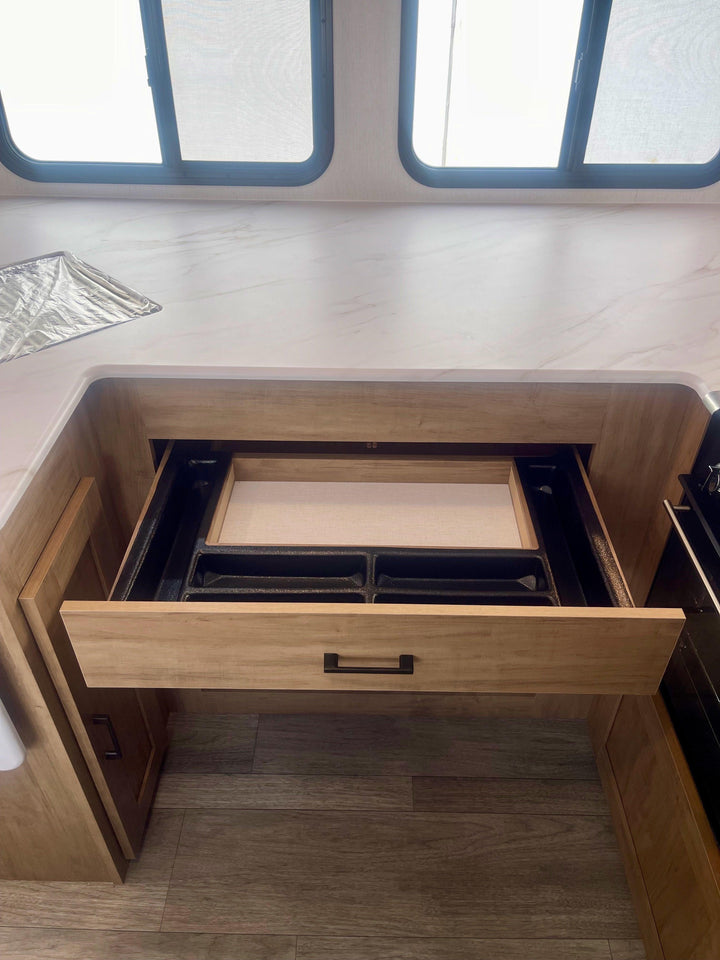 Freedom Express - 274RKS 8.5m 3+ berths - Select Caravans Limited
