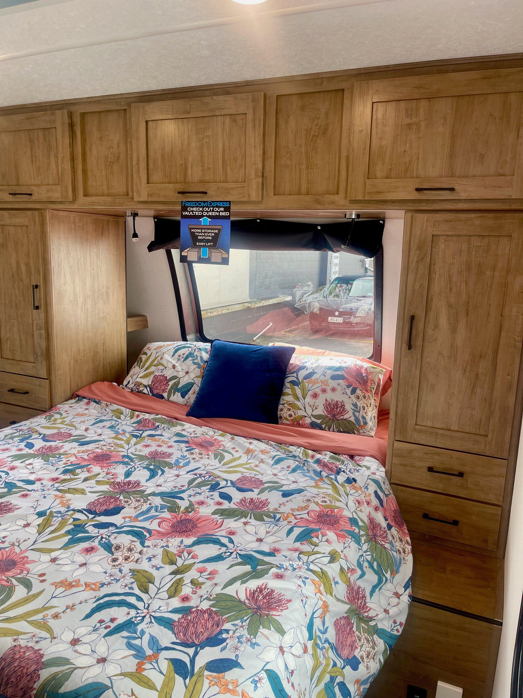 Freedom Express - 274RKS 8.5m 3+ berths - Select Caravans Limited