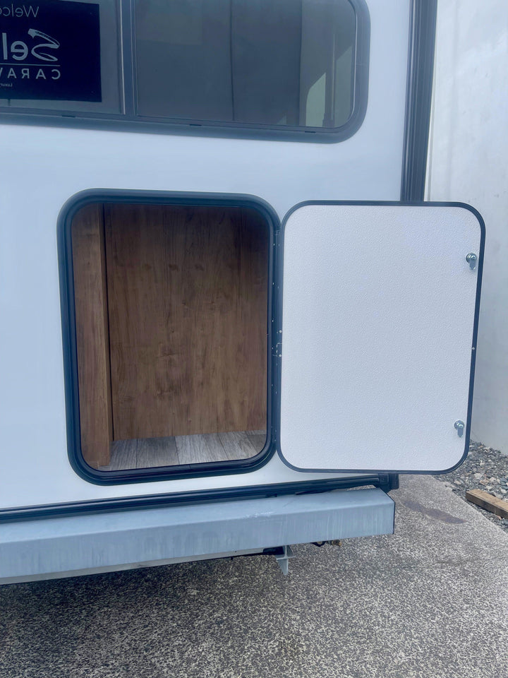 Freedom Express - 274RKS 8.5m 3+ berths - Select Caravans Limited