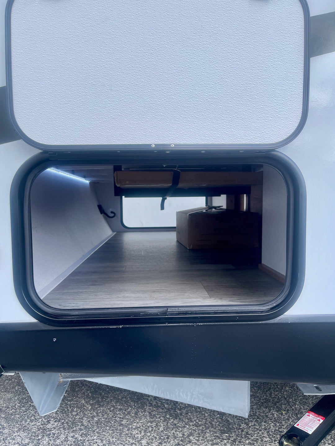 Freedom Express - 274RKS 8.5m 3+ berths - Select Caravans Limited