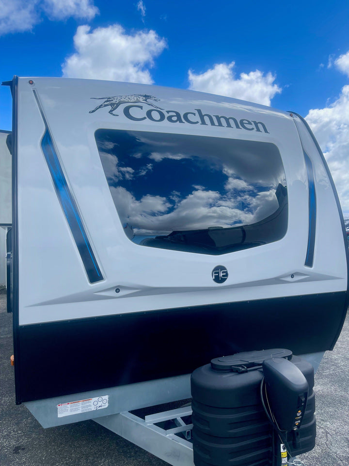 Freedom Express - 274RKS 8.5m 3+ berths - Select Caravans Limited