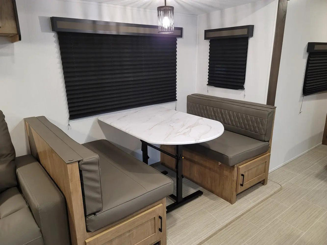 Freedom Express - 288BHDS, 5+ berth - Select Caravans Limited
