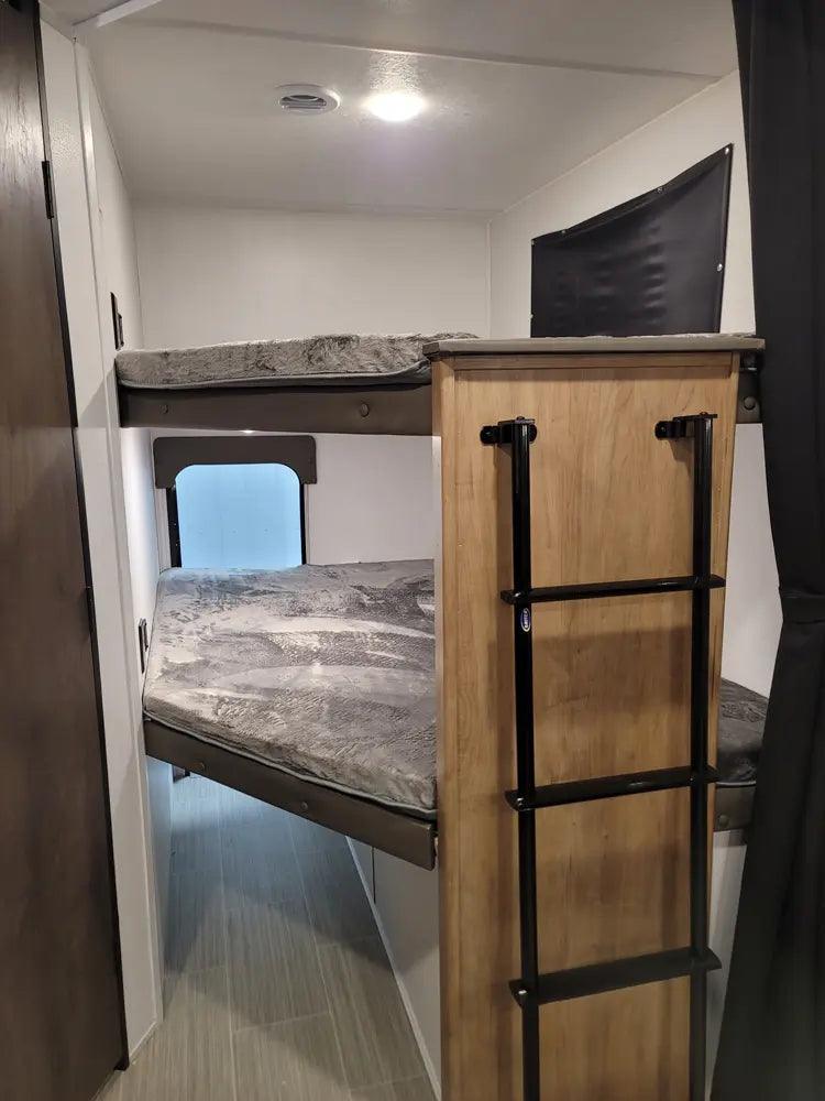 Freedom Express - 288BHDS, 5+ berth - Select Caravans Limited