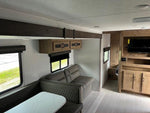 Freedom Express - 29SE, 8.9m, Quad bunks, 7+ berth - Select Caravans Limited