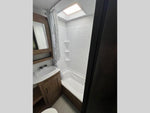 Freedom Express - 29SE, 8.9m, Quad bunks, 7+ berth - Select Caravans Limited