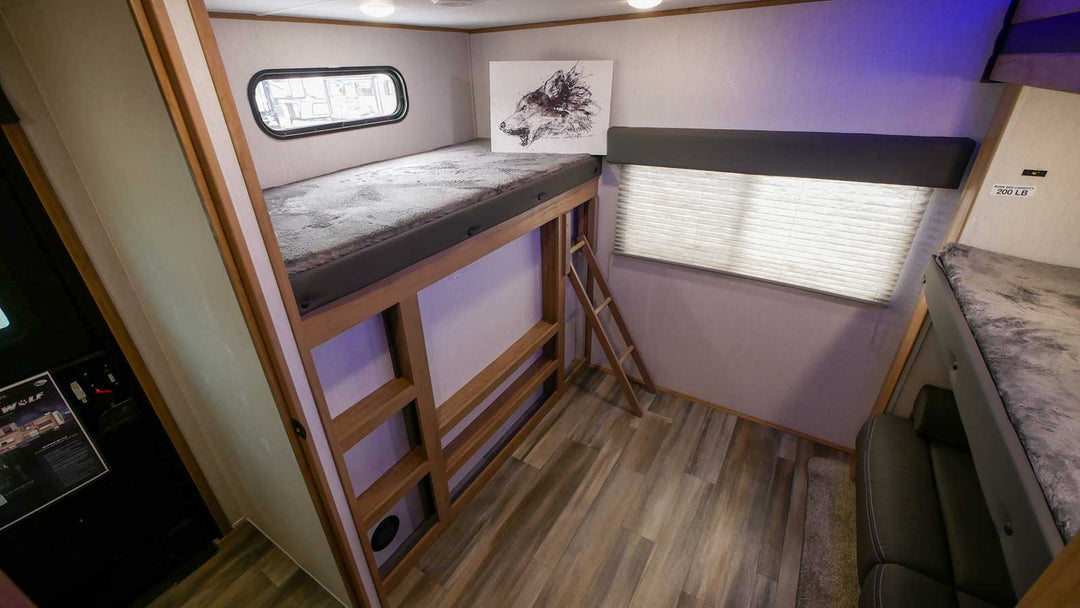 Alpha Wolf - 33BH 10.2m 2 private bedrooms 7 + berth