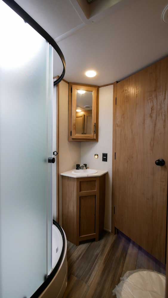 Alpha Wolf - 33BH 10.2m 2 private bedrooms 7 + berth.