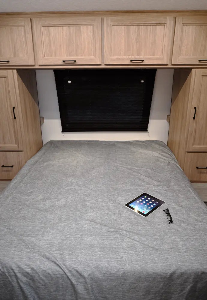 Freedom Express - 245RKS, Rear Kitchen, 7.4m, 2 berth