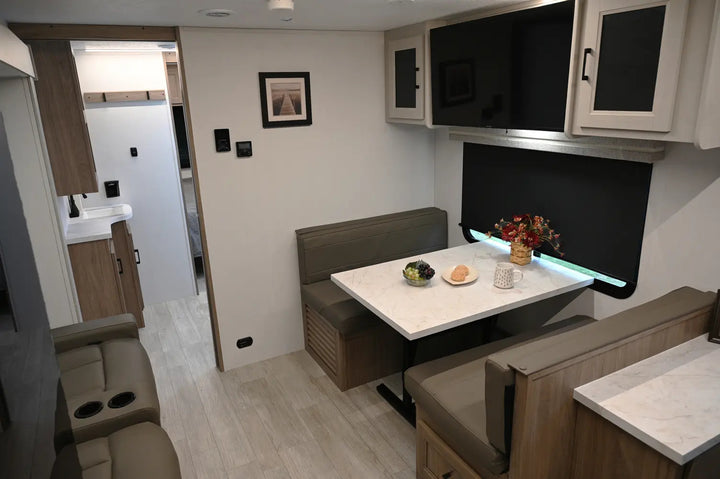 Freedom Express - 245RKS, Rear Kitchen, 7.4m, 2 berth