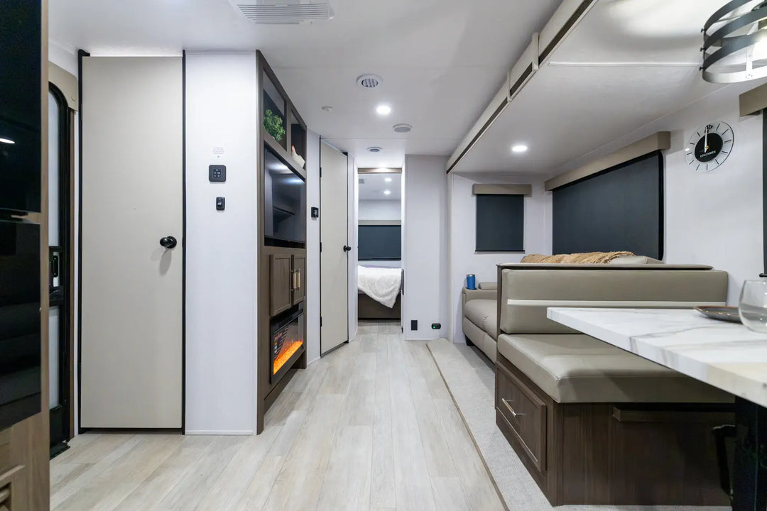 Freedom Express 259FKDS - Front Kitchen Caravan for Sale NZ | 9.1m