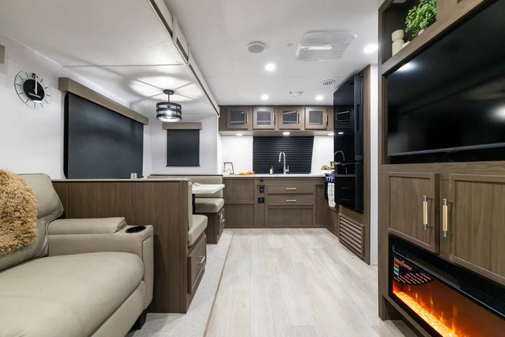 Freedom Express 259FKDS - Front Kitchen Caravan for Sale NZ | 9.1m