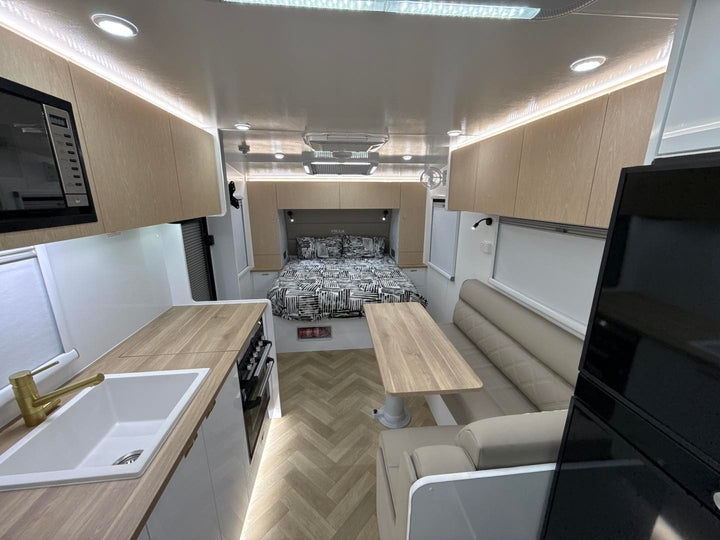 Villa - Escape SE Family Semi OFF- ROAD 21'6