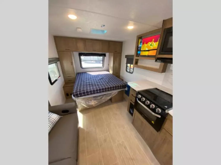 Freedom Express - 19SE 5.6m 2 Berth