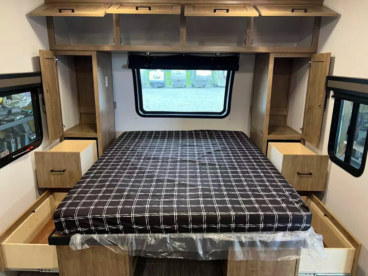 Freedom Express - 22MLS, Rear Bath, 7.0m, 4 berth