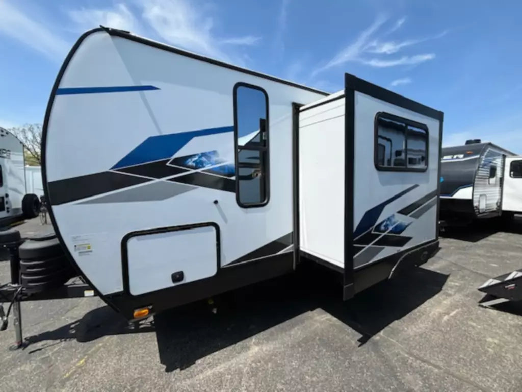 17CB, Touring, 2 berth