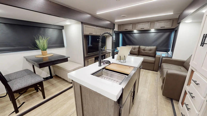 Alpha Wolf - 33RL 10.8m Island kitchen up to 4 berth