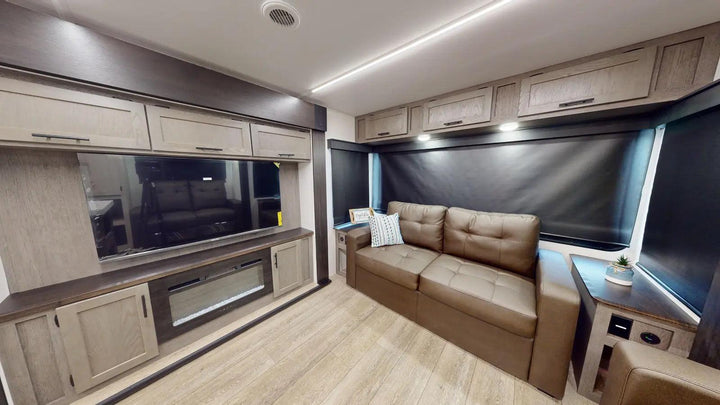 Alpha Wolf - 33RL 10.8m Island kitchen up to 4 berth