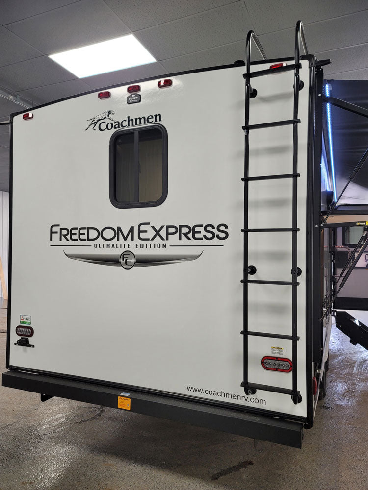 Freedom Express - 252RBS 7.8m 3+ berths
