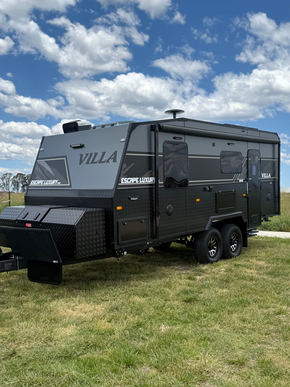 Villa Escape Luxury Off-Road 19'6 – Australian-made premium caravan on grass – Select Caravans NZ