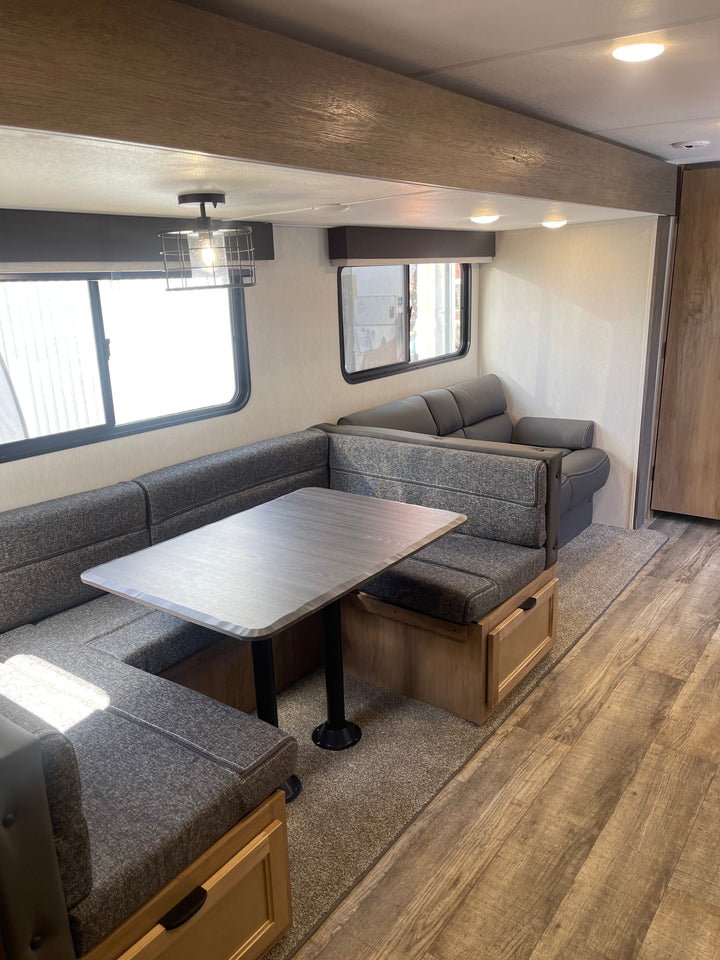 Alpha Wolf - 26DBH, 8.4m, bunks, 6+ berth - Select Caravans Limited