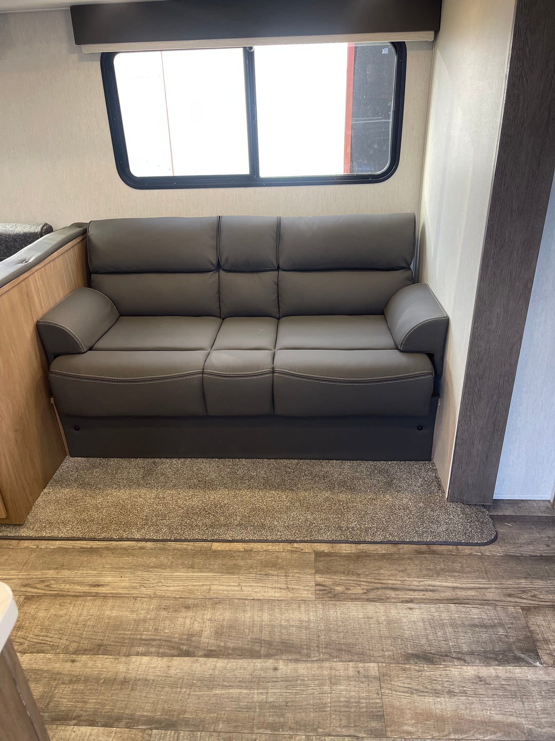 Alpha Wolf - 26DBH, 8.4m, bunks, 6+ berth - Select Caravans Limited