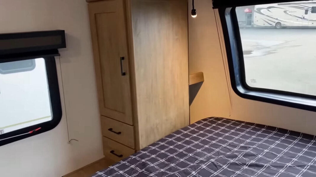 Freedom Express - 19SE 5.6m 2 Berth